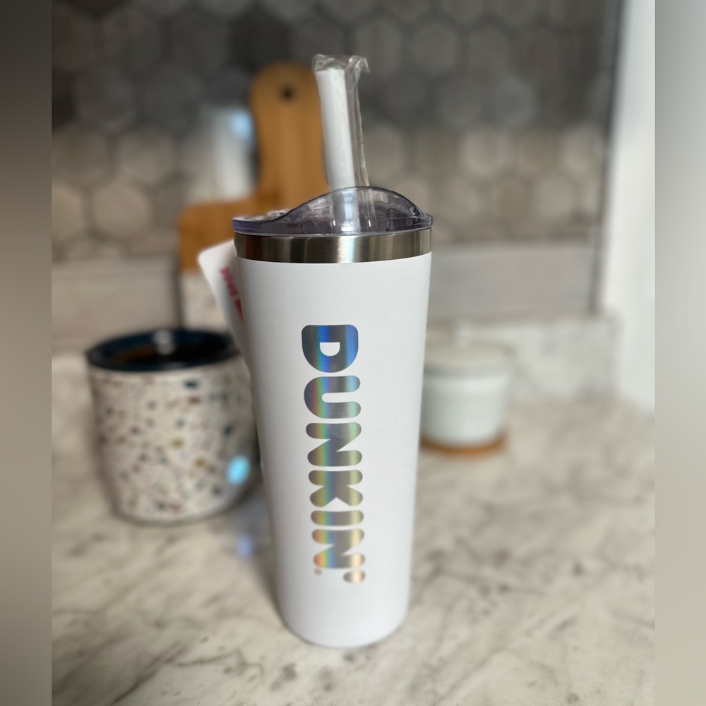 Dunkin Donuts 20oz white Tumbler Winter